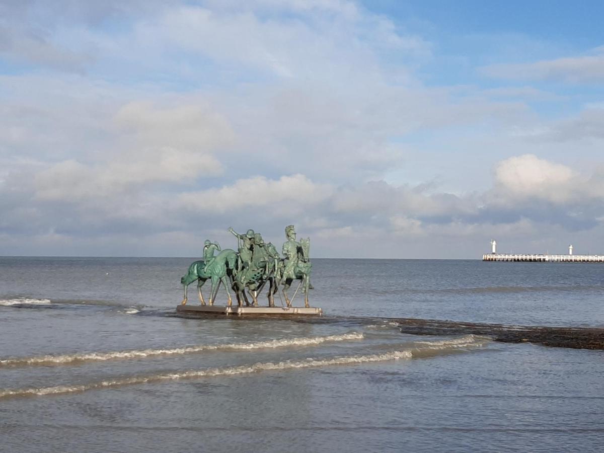 Nieuwpoort Marjolaine Prachtig Zeezicht - 4De Verdiep -Op De Dijk 5Pers Exterior photo